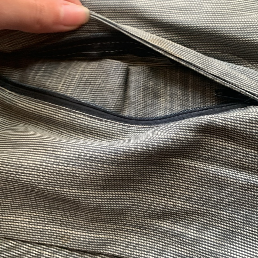 Men’s grey dress pants with pockets and a black zipper. Size small - Picture 4 of 7